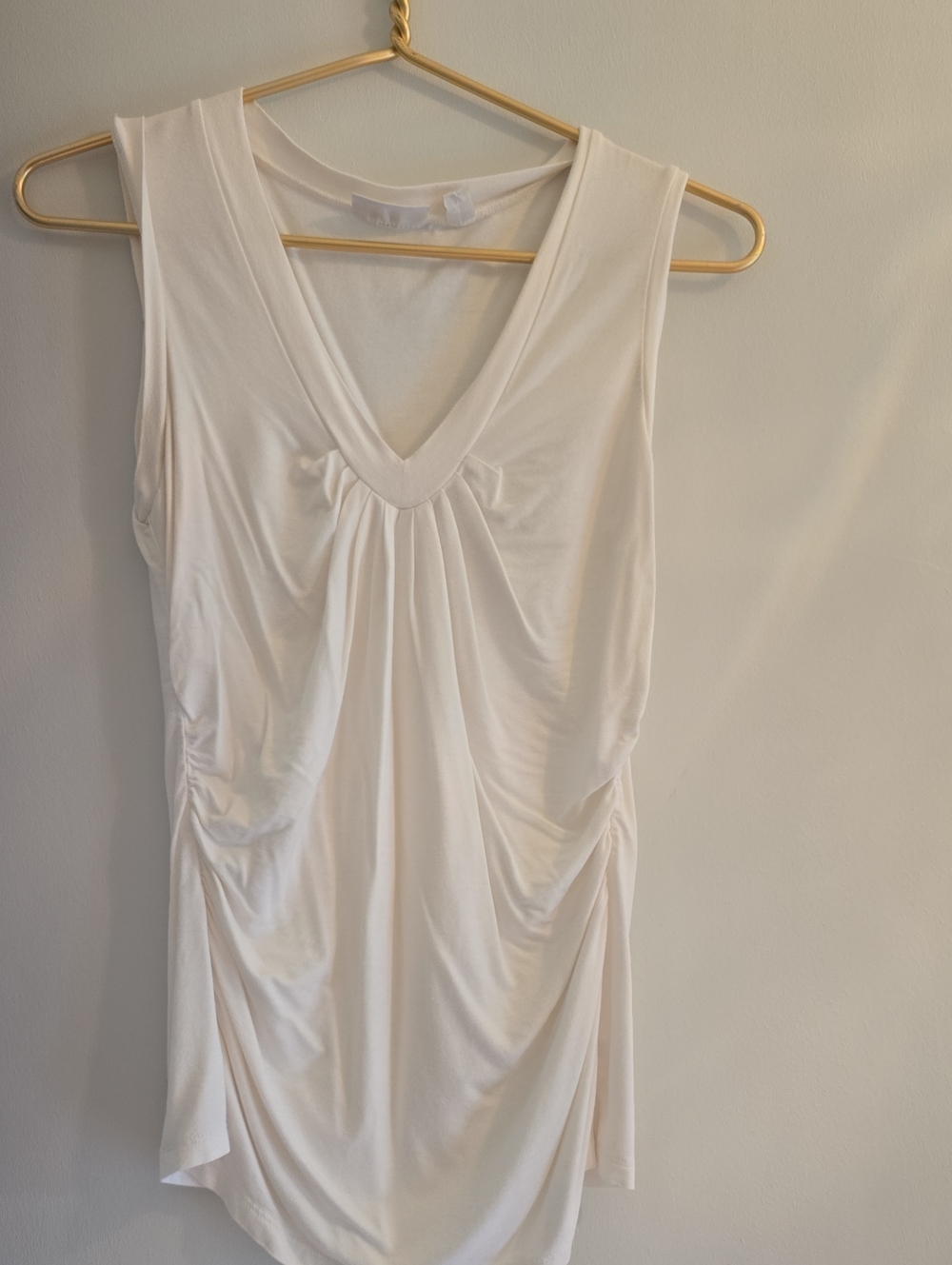 New York & Company White V-Neck Ruched Tank